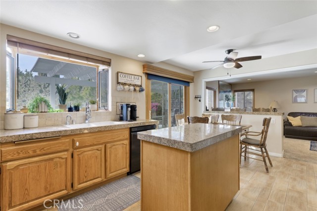 Detail Gallery Image 11 of 49 For 2707 Bitternut Cir, Simi Valley,  CA 93065 - 4 Beds | 3 Baths