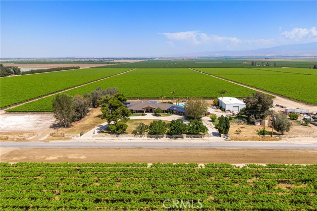 38792 Comanche Point Road, Arvin CA: https://media.crmls.org/medias/74cc9e93-56d5-41c5-b993-af0c288ea3d4.jpg
