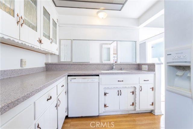 Detail Gallery Image 11 of 74 For 9826 Columbus, North Hills,  CA 91343 - 7 Beds | 5/1 Baths