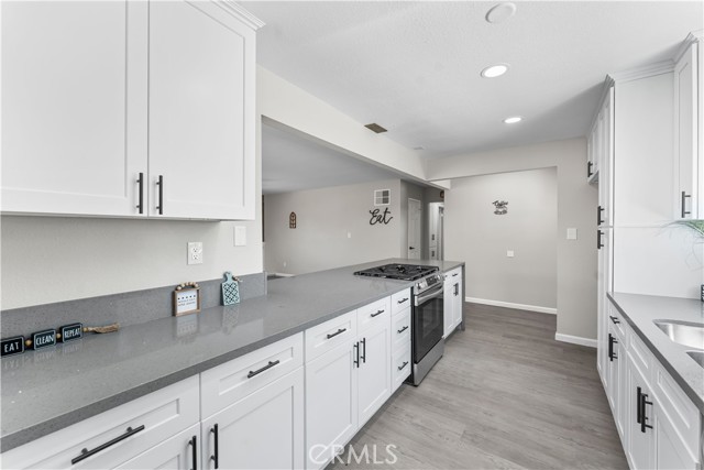 Detail Gallery Image 11 of 49 For 43704 Gadsden Ave, Lancaster,  CA 93534 - 4 Beds | 2 Baths