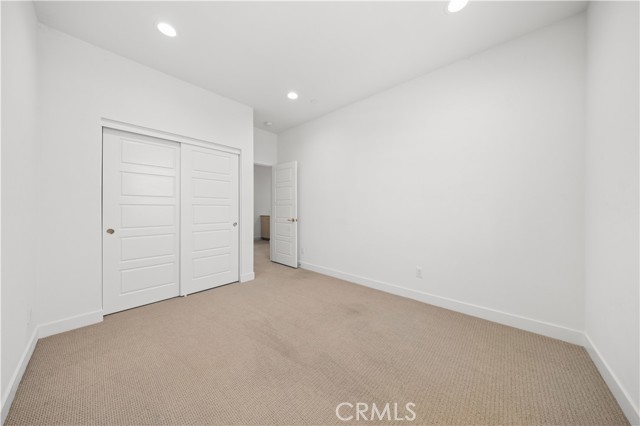 4016 E Peony Paseo, Ontario CA: https://media.crmls.org/medias/74cd1afa-b0da-4e1e-9187-5ff37ef121bc.jpg