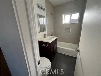 Detail Gallery Image 10 of 13 For 3851 Amberly Dr #E,  Inglewood,  CA 90305 - 3 Beds | 2 Baths