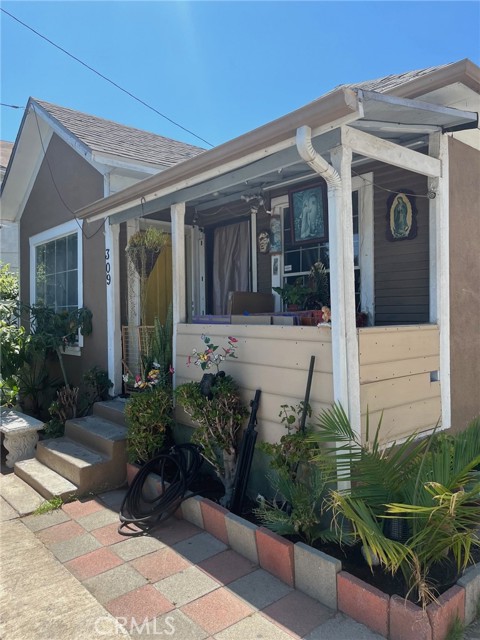 Detail Gallery Image 2 of 2 For 309 N Willowbrook Ave, Compton,  CA 90220 - 2 Beds | 2 Baths
