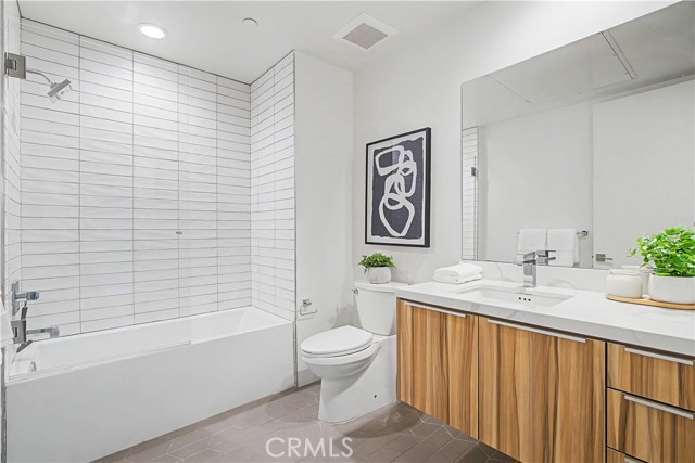 Detail Gallery Image 13 of 31 For 3981 Moore St #101,  Los Angeles,  CA 90066 - 2 Beds | 2 Baths