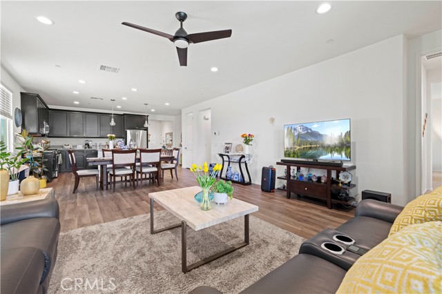 5025 W Avenue J6, Lancaster CA: https://media.crmls.org/medias/74cfa792-aa67-4b4d-b529-dc7118cf06da.jpg