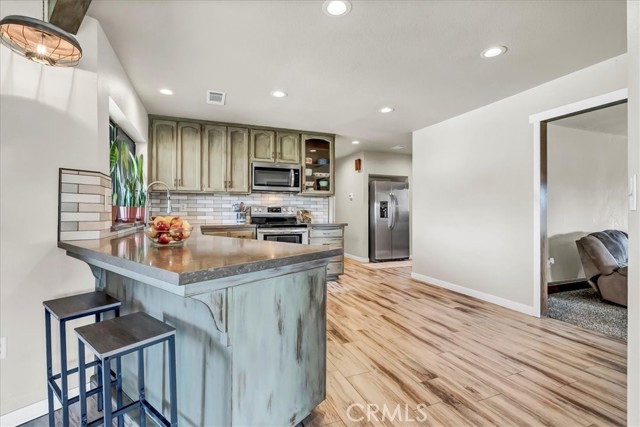 Detail Gallery Image 21 of 55 For 34811 Road 132, Visalia,  CA 93292 - 5 Beds | 3 Baths