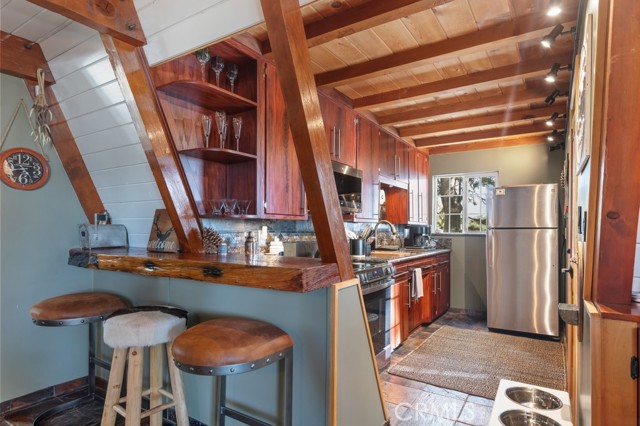 31427 Lightfoot Way, Running Springs, CA 92382