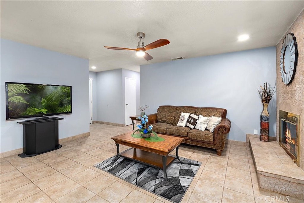 MLS #CV25245152 image #8