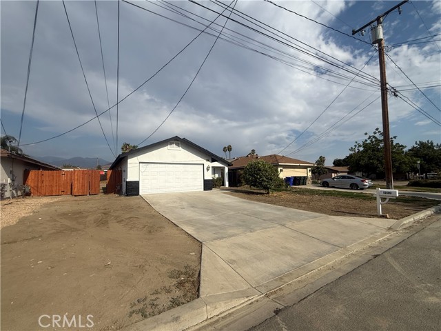 Detail Gallery Image 3 of 33 For 1230 Tourmaline Ave, Mentone,  CA 92359 - 3 Beds | 2 Baths