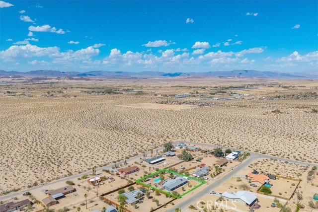 73028 Manana Drive, 29 Palms CA: https://media.crmls.org/medias/74d15c65-ac92-4d7d-97c3-932cbc6961cf.jpg
