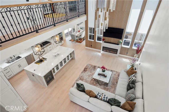 21861 Vacation Ln Lane, Huntington Beach CA: https://media.crmls.org/medias/74d185ab-3495-4235-aeb0-573050a3a24b.jpg