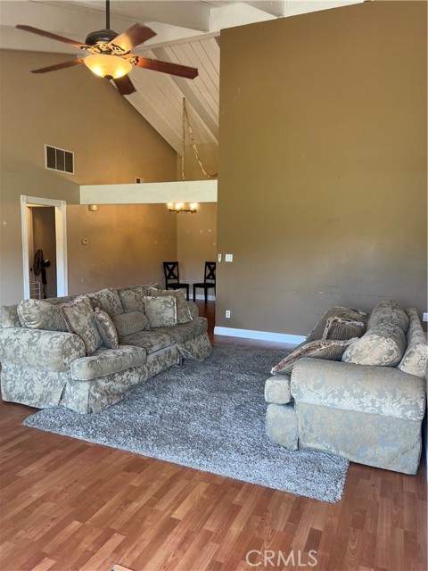5044 Lakeview Avenue, Yorba Linda CA: https://media.crmls.org/medias/74d1e5ed-60de-46f3-a5ea-b835ece26840.jpg