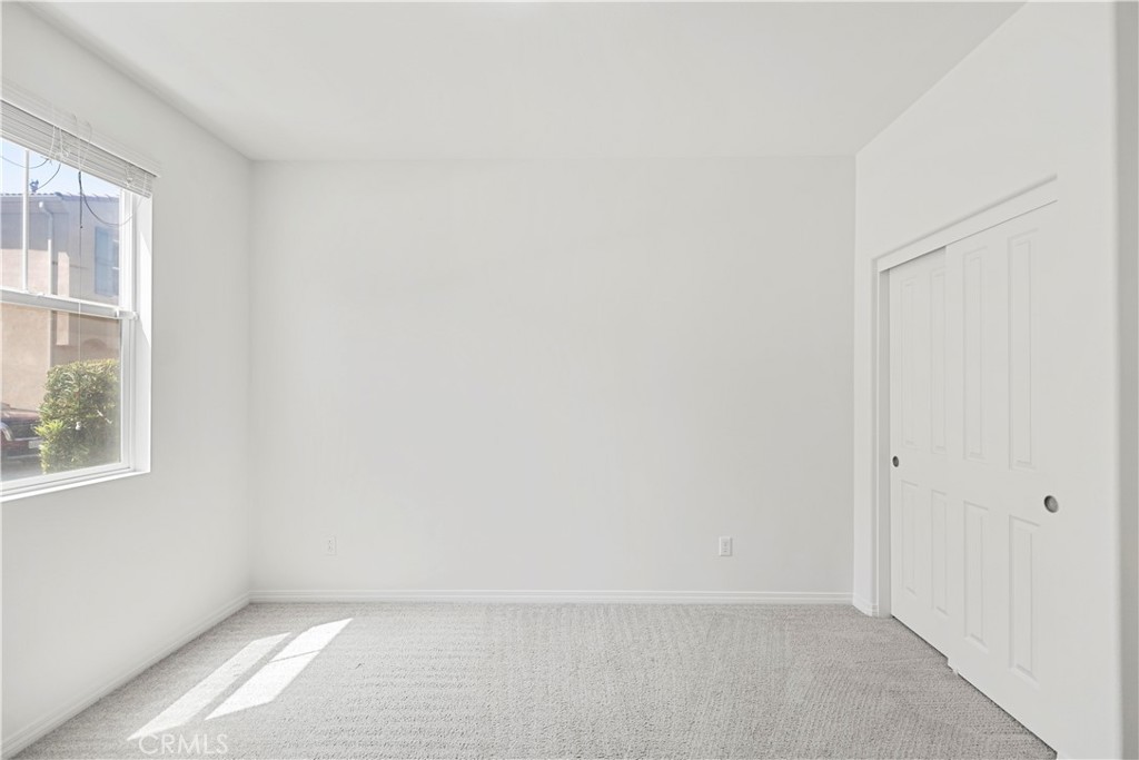 https://media.crmls.org/medias/74d2c988-31bb-4a86-831d-c63c9e38ad5a.jpg?preset=X-Large