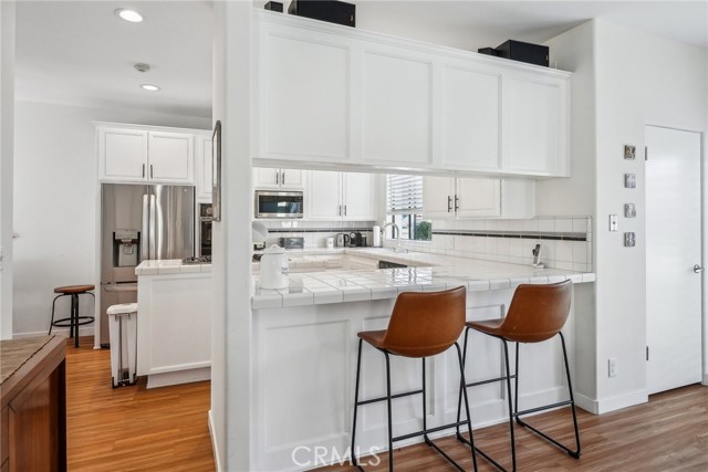 Detail Gallery Image 19 of 46 For 221 S Francisca Ave Unit a,  Redondo Beach,  CA 90277 - 3 Beds | 2/1 Baths