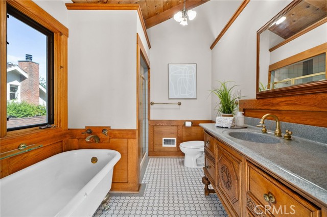 Detail Gallery Image 24 of 35 For 13518 Earlham Dr, Whittier,  CA 90602 - 3 Beds | 2 Baths