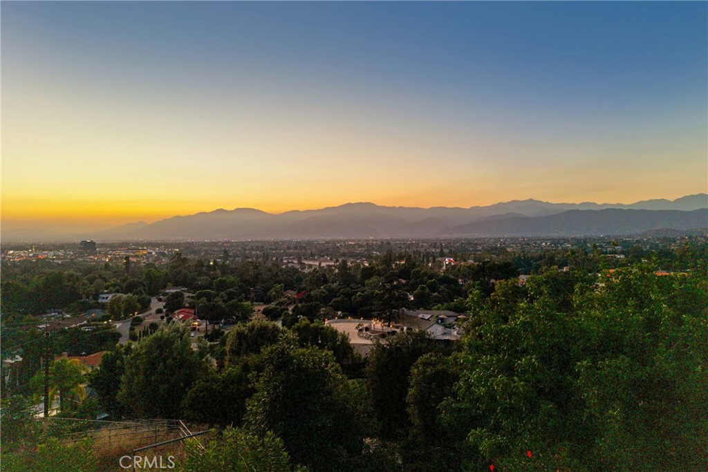 https://media.crmls.org/medias/74d4793a-ae96-44d5-97c6-dce7d6d1cd67.jpg?preset=X-Large