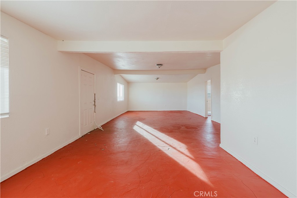 https://media.crmls.org/medias/74d4bba0-d0e2-45c6-8cc0-adac0a55064a.jpg?preset=X-Large
