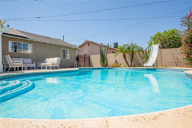 10245 Poulsen Avenue, Montclair CA: https://media.crmls.org/medias/74d54bac-7072-429a-aa90-283931da416c.jpg
