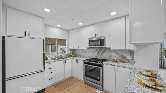 Detail Gallery Image 18 of 59 For 1400 13th St #206,  Upland,  CA 91786 - 2 Beds | 2 Baths
