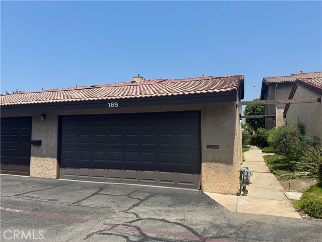 189 S Hollenbeck Ave, Covina CA: https://media.crmls.org/medias/74d750e9-cf10-473e-9af5-39ef5632d549.jpg