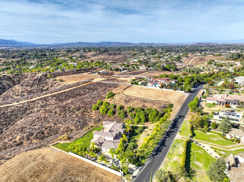 MLS #IV25076497 img 2