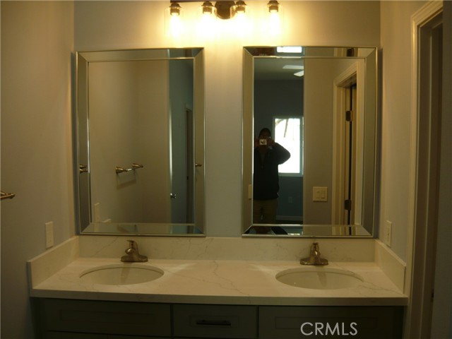 Detail Gallery Image 8 of 20 For 158 E Court St, San Bernardino,  CA 92410 - 4 Beds | 2 Baths