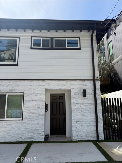 Detail Gallery Image 19 of 22 For 1303 N Beverly Glen Bld, Los Angeles,  CA 90077 - 1 Beds | 1/1 Baths