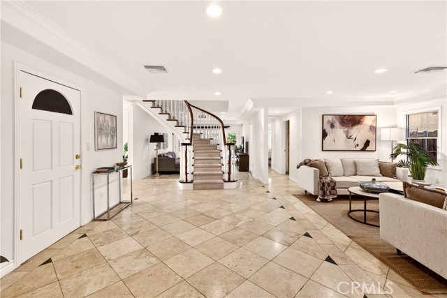 Detail Gallery Image 5 of 60 For 4115 Laurelgrove Ave, Studio City,  CA 91604 - 5 Beds | 3/1 Baths