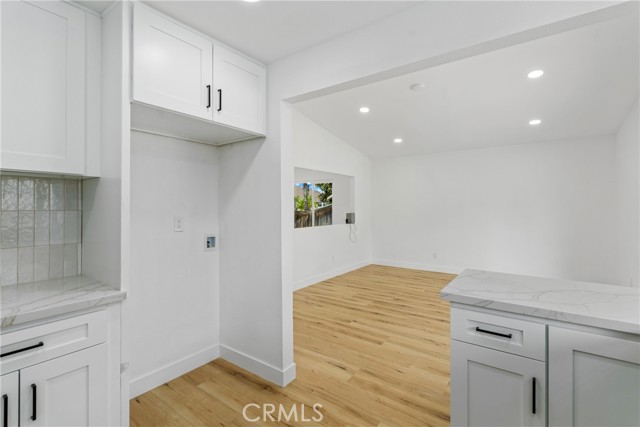 Detail Gallery Image 14 of 32 For 1157 Fallbrook Dr, Corona,  CA 92878 - 4 Beds | 2 Baths
