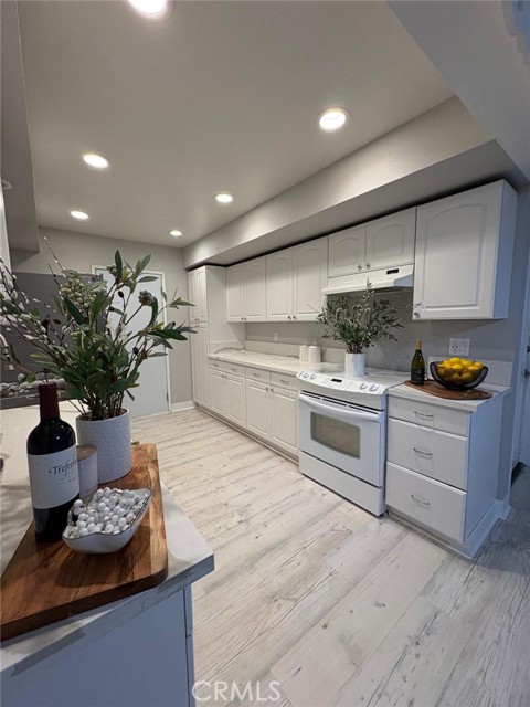 Detail Gallery Image 10 of 25 For 5410 W Davit Ave, Santa Ana,  CA 92704 - 4 Beds | 2 Baths