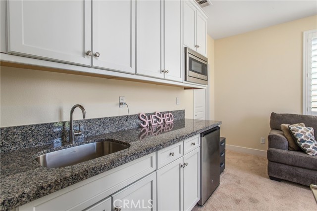 Detail Gallery Image 10 of 28 For 1579 Croton St, Beaumont,  CA 92223 - 5 Beds | 3/1 Baths