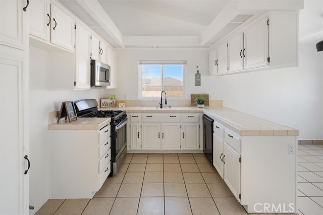 Detail Gallery Image 11 of 35 For 44632 17th, Lancaster,  CA 93534 - 5 Beds | 2 Baths