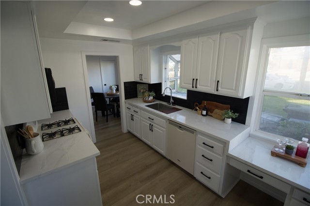 Detail Gallery Image 16 of 18 For 3528 Russell Street, Riverside,  CA 92501 - 4 Beds | 3 Baths