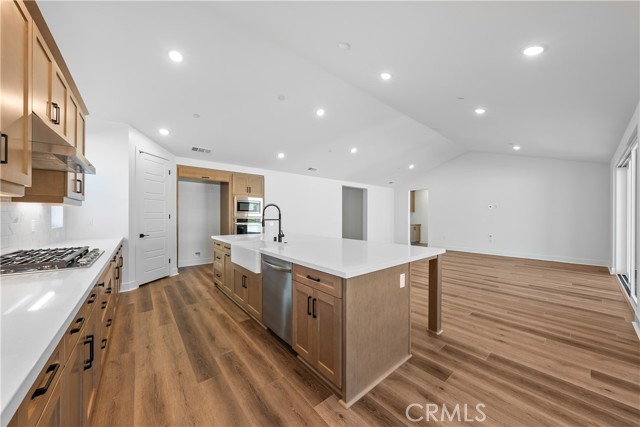 30105 Hillside Place, Castaic CA: https://media.crmls.org/medias/74dab5cf-d676-42ee-9496-6943a7312d97.jpg