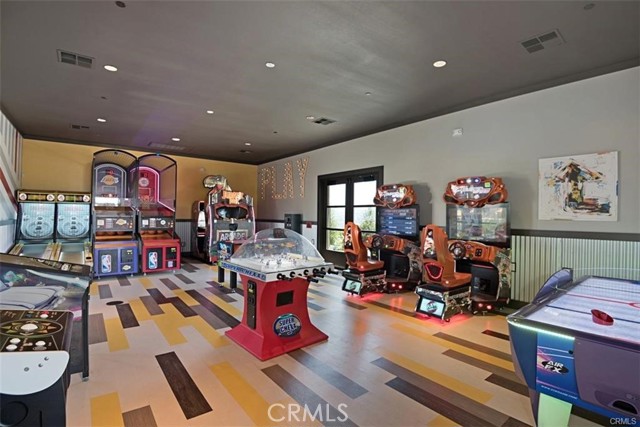 28 Sembrio Street, Rancho Mission Viejo CA: https://media.crmls.org/medias/74db9562-6188-4d65-b306-b10cf25ad654.jpg