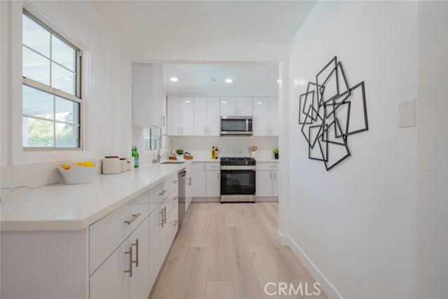 Detail Gallery Image 20 of 32 For 6535 Comanche Ave, Winnetka,  CA 91306 - 3 Beds | 2 Baths