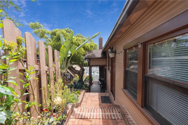 Detail Gallery Image 8 of 44 For 358 Metropole Ave, Avalon,  CA 90704 - – Beds | – Baths