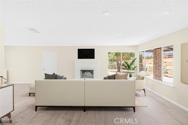 Detail Gallery Image 2 of 20 For 16509 Mackennas Gold Ave, Palmdale,  CA 93591 - 3 Beds | 2 Baths