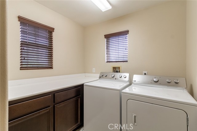 22326 Blue Lupine Circle, Grand Terrace CA: https://media.crmls.org/medias/74dcf332-bd91-41bc-b5b1-bf180fda5415.jpg