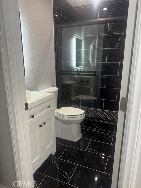 Detail Gallery Image 8 of 10 For 7598 Coldwater Canyon, North Hollywood,  CA 91605 - 1 Beds | 1 Baths