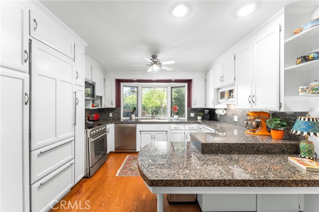 1215 Mira Monte Drive, Redlands CA: https://media.crmls.org/medias/74dd243f-5345-4500-8a6c-3f1b2e19e5ba.jpg