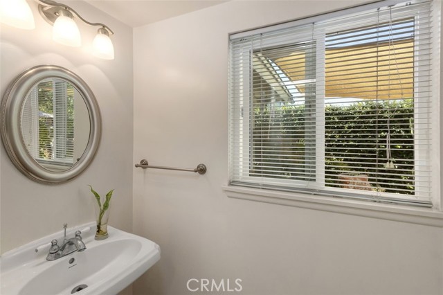 Detail Gallery Image 16 of 39 For 408 Torrens St, Anaheim,  CA 92807 - 5 Beds | 3/1 Baths