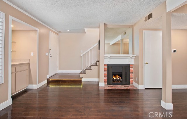 10230 Zelzah Avenue, 2 photo 6