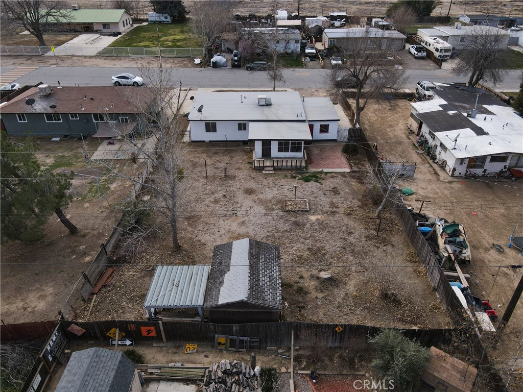 https://media.crmls.org/medias/74dd5a8a-bd1f-433e-b8ed-7b30f604d2d7.jpg?preset=X-Large