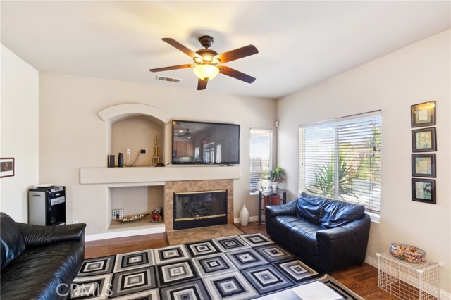 25880 Jumano Drive, Moreno Valley CA: https://media.crmls.org/medias/74de2bf7-eebd-488f-92a2-8e06c5453765.jpg