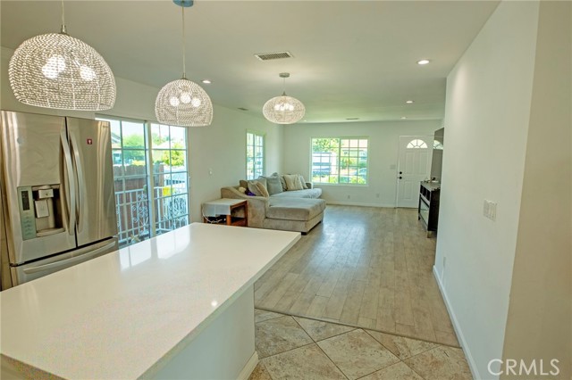 Detail Gallery Image 6 of 21 For 8322 Vista Del Rosa St, Downey,  CA 90240 - 5 Beds | 3 Baths