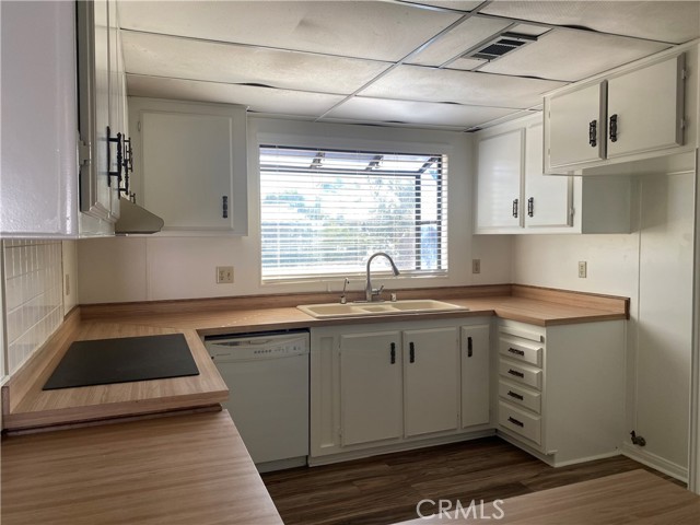 Detail Gallery Image 10 of 41 For 642 Roadrunner Way, Perris,  CA 92570 - 2 Beds | 2 Baths