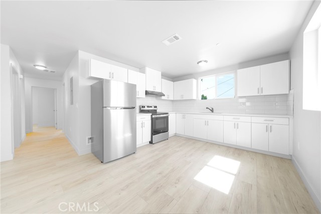 Detail Gallery Image 6 of 11 For 236 1/2 W 84th, Los Angeles,  CA 90003 - 5 Beds | 3 Baths