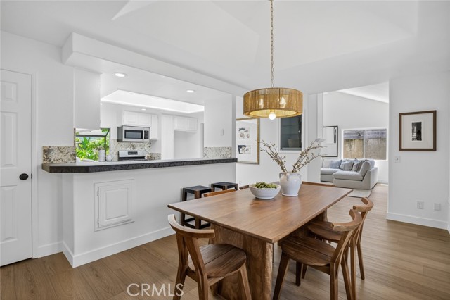 983 Oak Street, Costa Mesa CA: https://media.crmls.org/medias/74deb6f5-2320-47ef-9ec6-2f0e223e8372.jpg