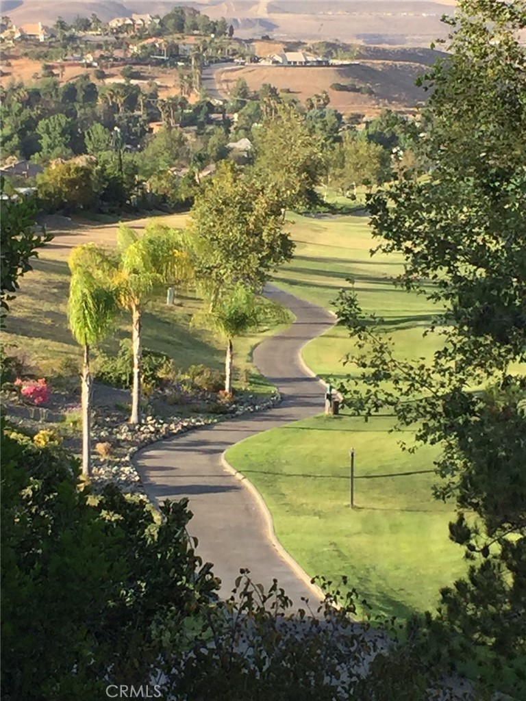 https://media.crmls.org/medias/74dfb13d-e28c-4535-a702-b56c09c6f146.jpg?preset=X-Large